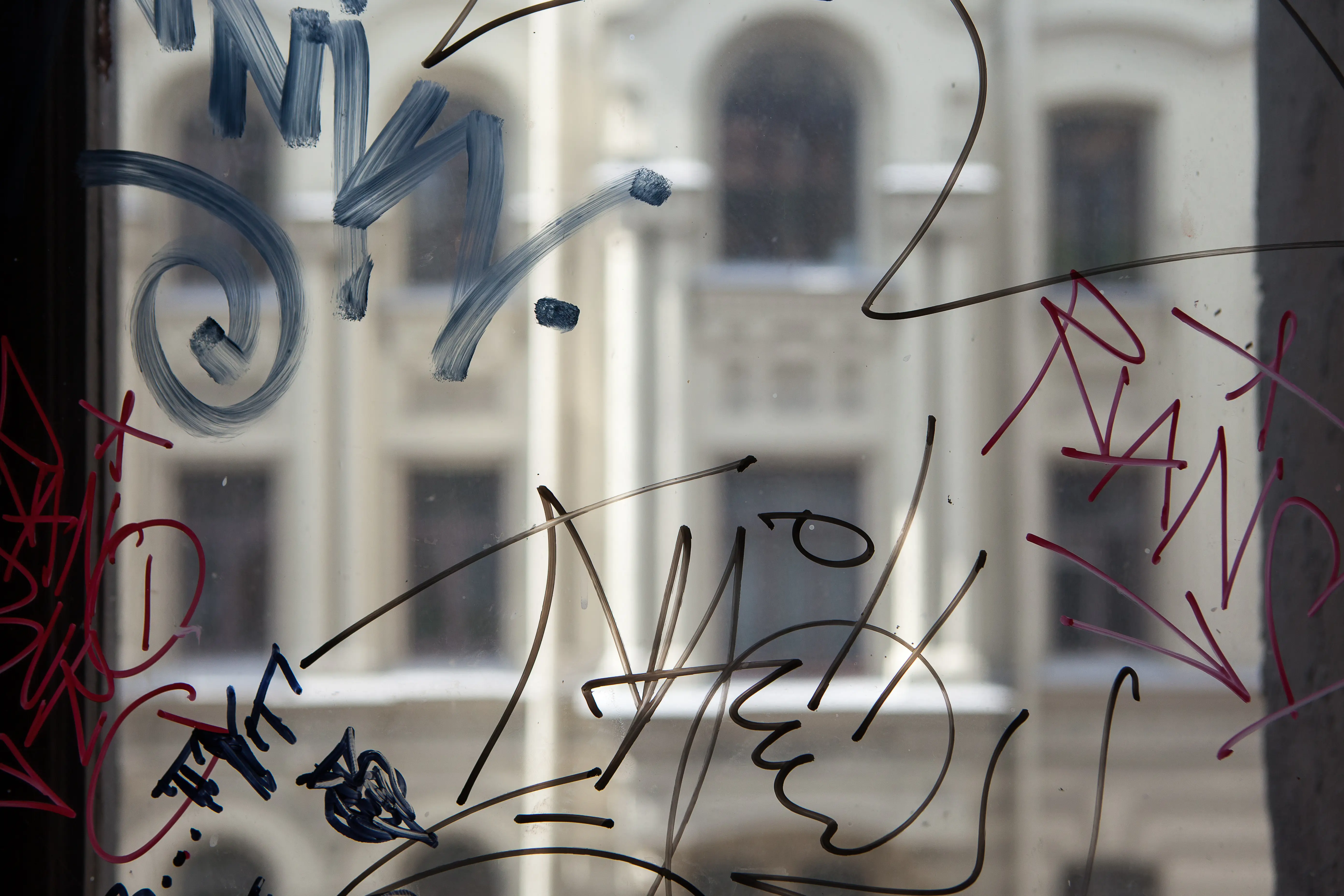 Anti-graffiti-kratz-folie.jpg?ts=1684754177