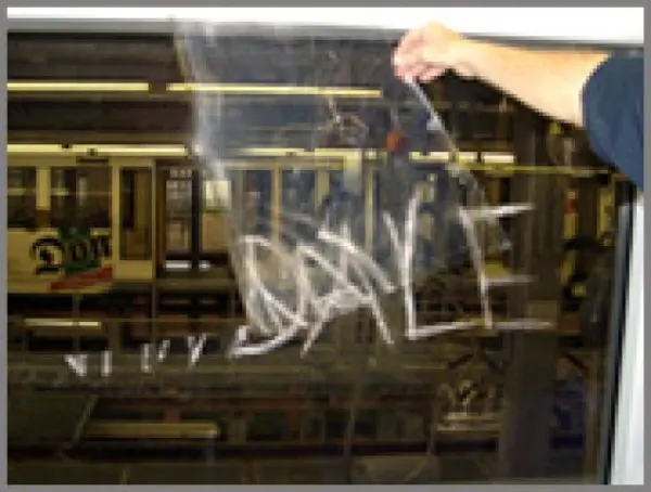 antigraffiti-antikratzfolie-klar-transparent-f-kunststoff_120-2.jpg?ts=1684754204